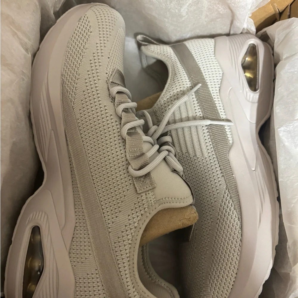 Skechers Women’s Crazy4U Sneakers Sz 11 New